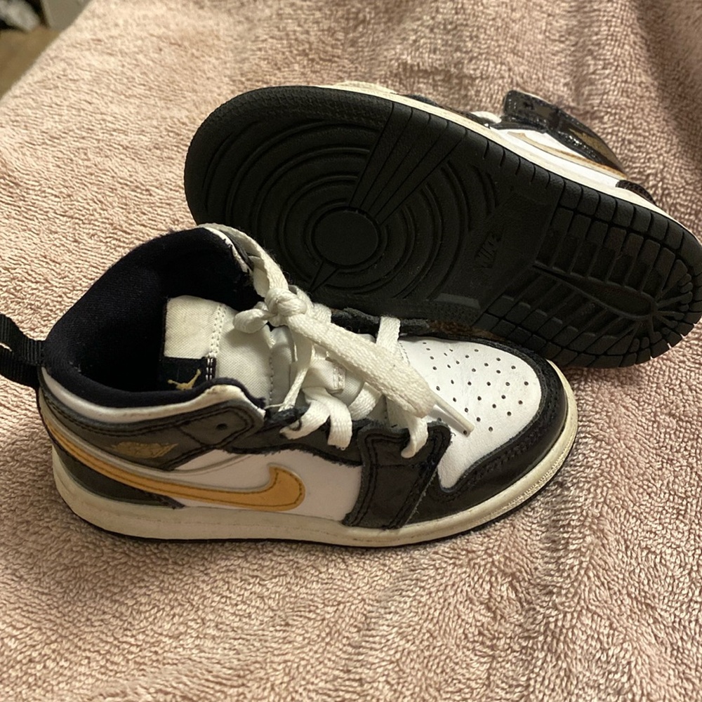 Boy 8.5 toddler shoes